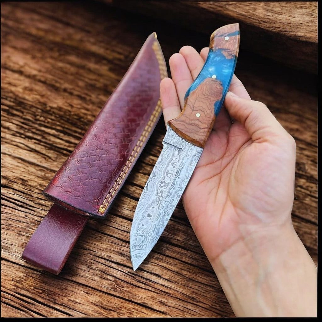 Handmade Damascus Hunting Knife – Rosewood & Epoxy Resin