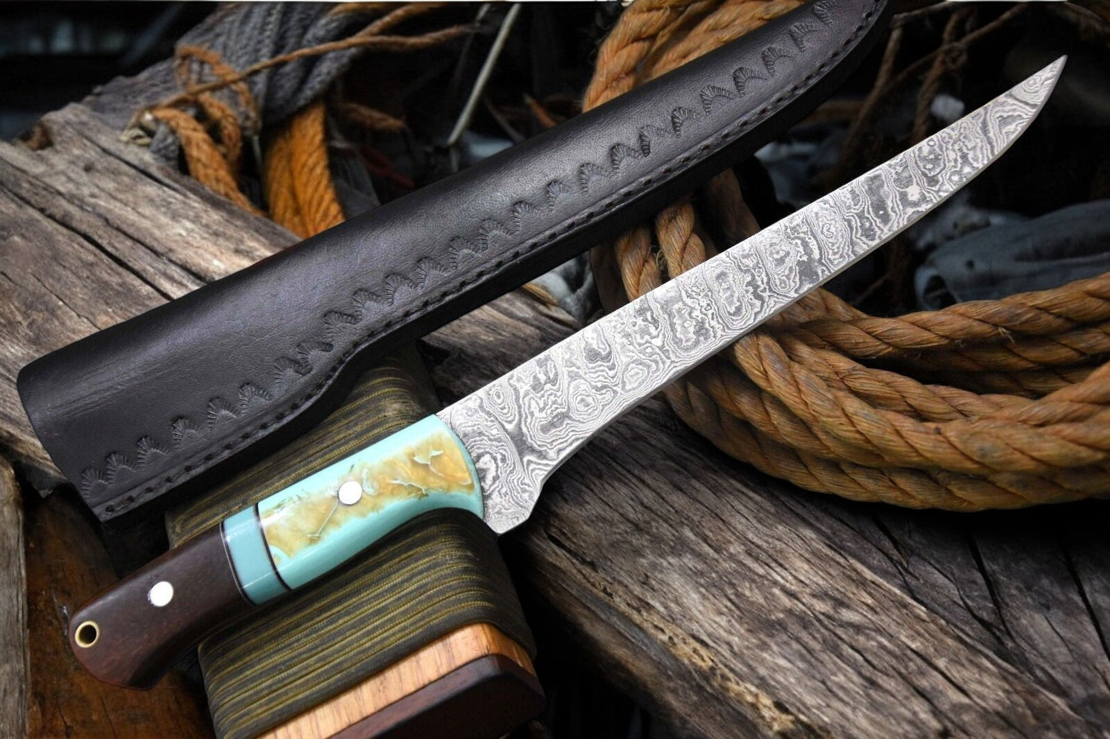 Handmade Damascus Fillet Knife – Rosewood & Resin Handle