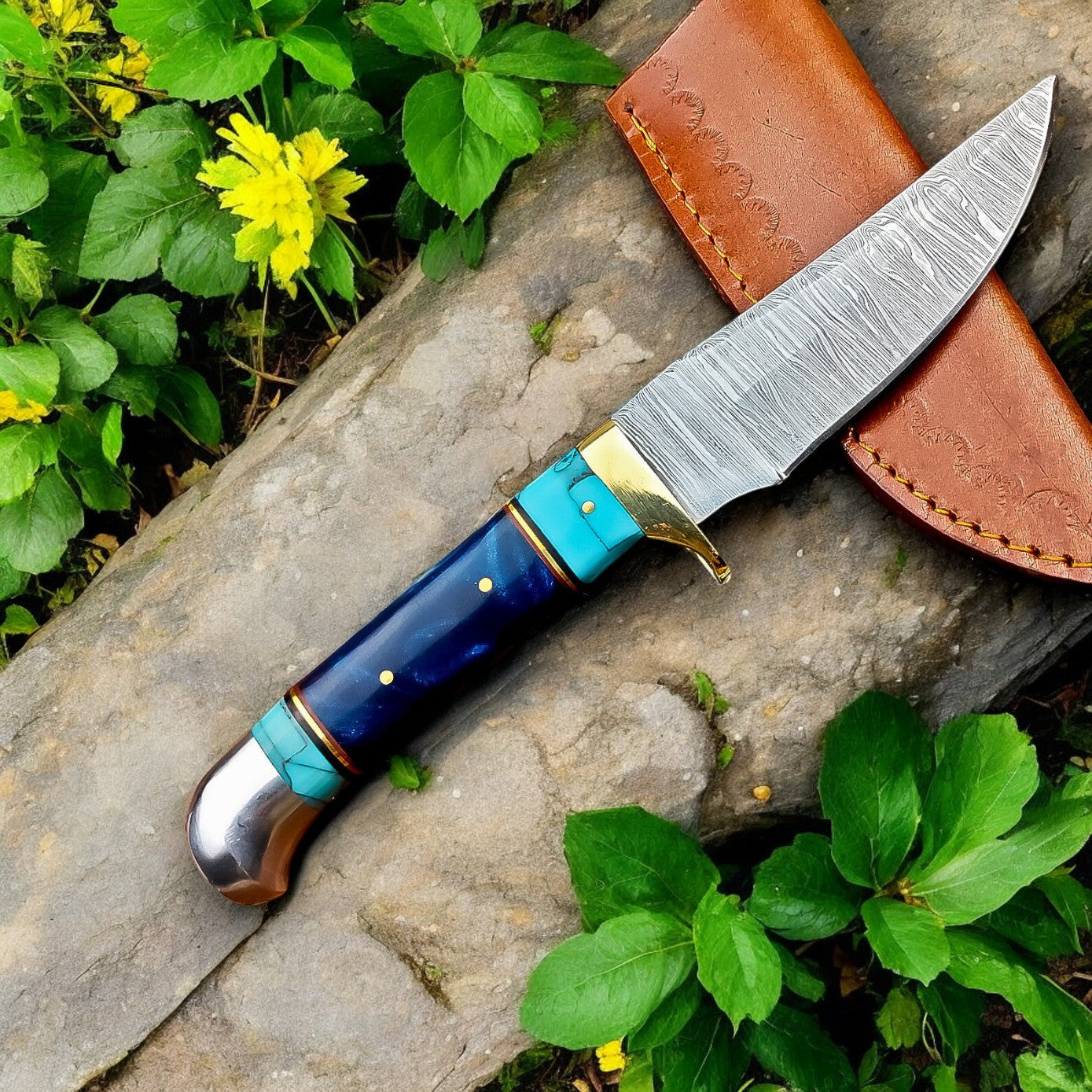 Handmade Damascus Hunting Knife – Epoxy Resin Handle