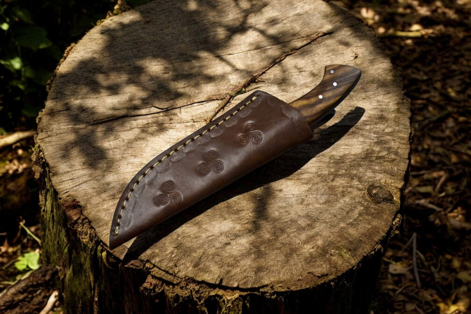 Handmade Damascus Steel Skinning Knife with Rosewood & Olivewood Handle
