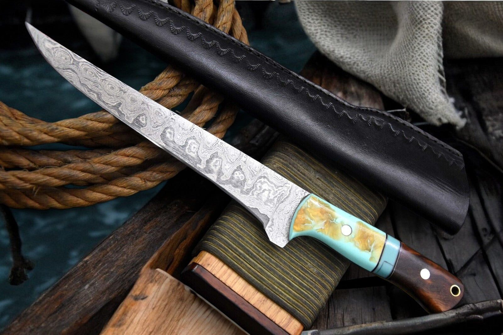 Handmade Damascus Fillet Knife – Rosewood & Resin Handle