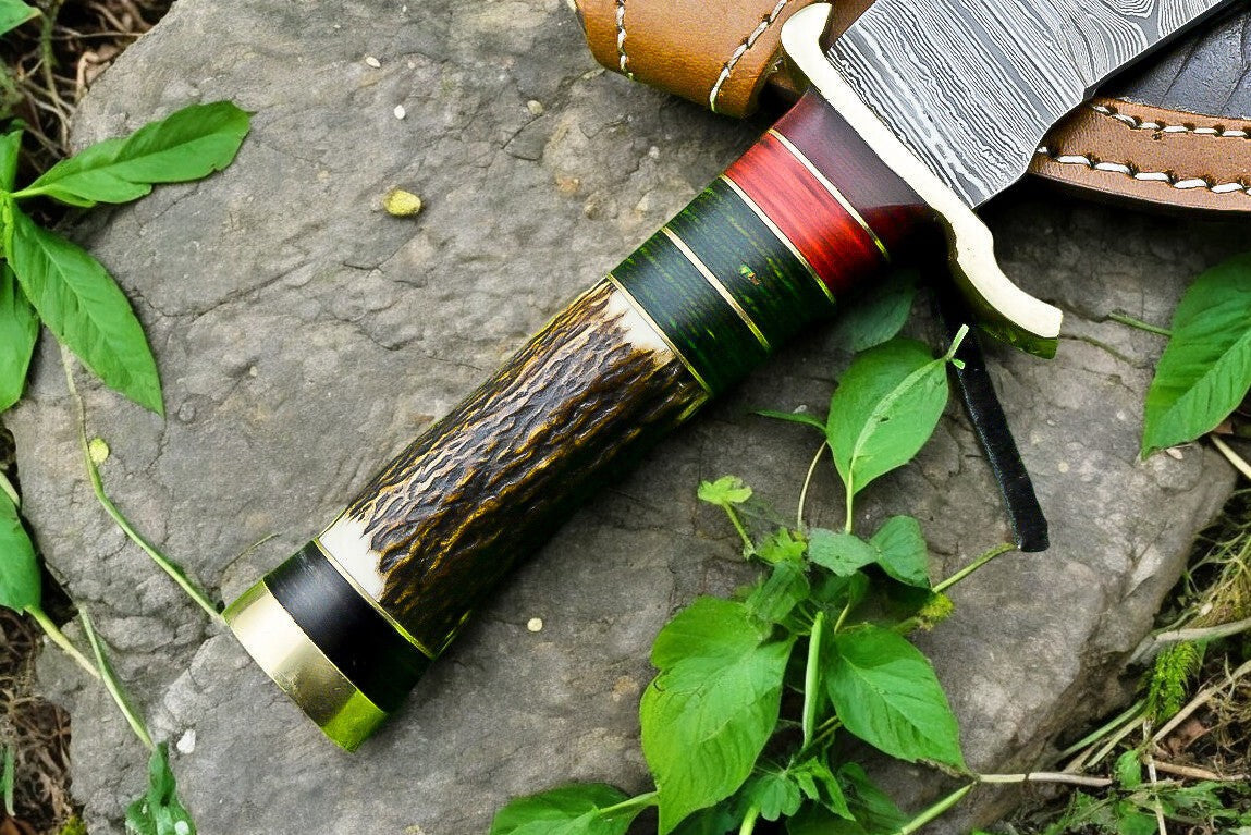 Handmade Damascus Hunting Knife – Antler & Wood Handle