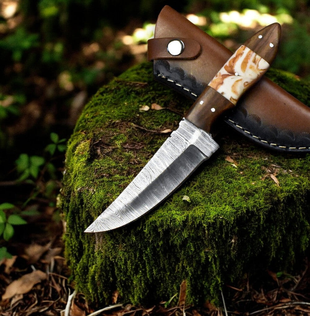 Handmade Damascus Steel Skinning Knife with Leather Sheath