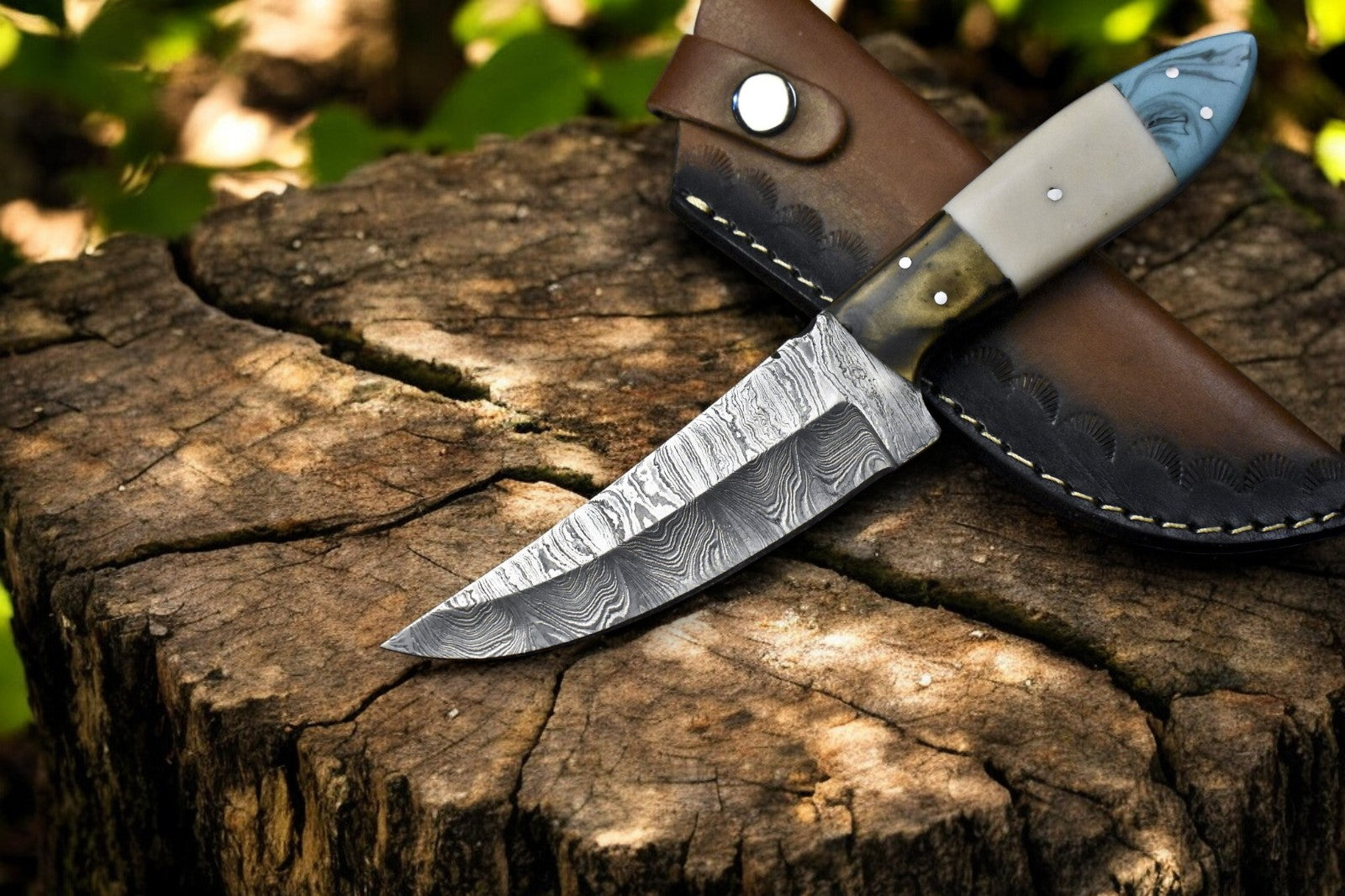 Handmade Damascus Steel Skinning Knife with Leather Sheath