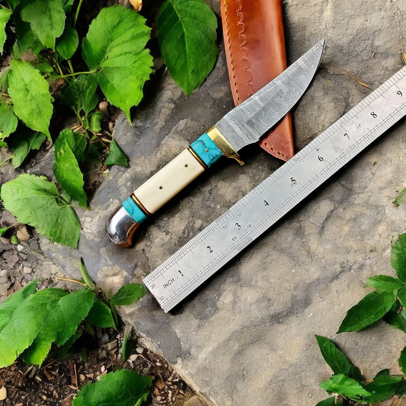 Handmade Damascus Hunting Knife – Turquoise & Bone Handle