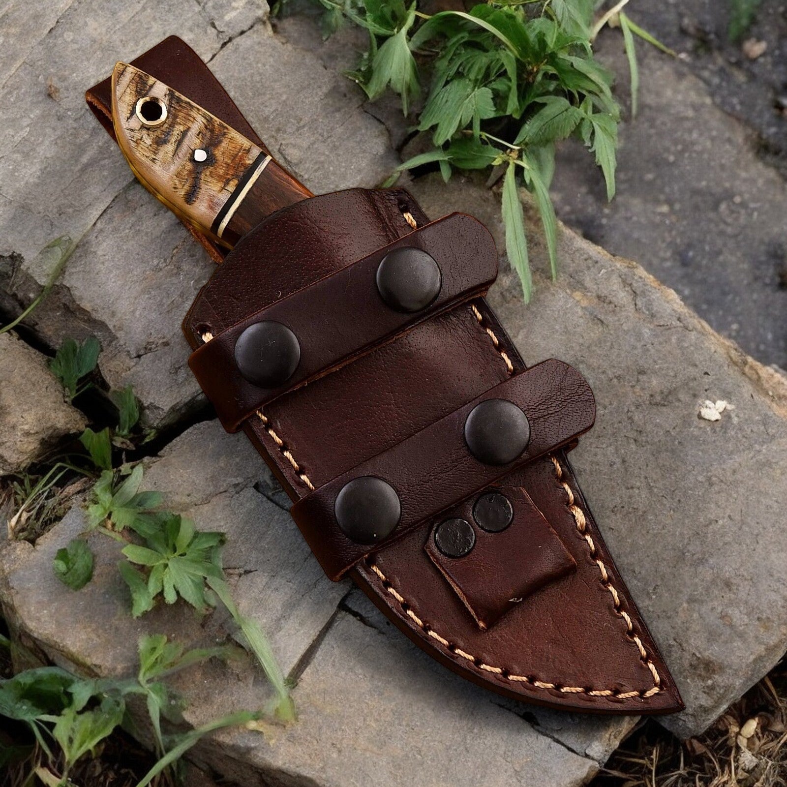 Handmade High-Carbon Steel Hunting Knife – 8" with Sheath